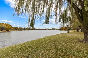 817 Wellington Ave, Elk Grove Village, IL 60007 - Photo 24