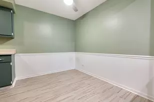 817 Wellington Ave, Elk Grove Village, IL 60007 - Photo 8