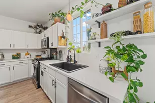 1124 Colonial Dr, Joliet, IL 60432 - Photo 14