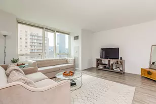 [Address not provided], Chicago, IL 60654 - Photo 4