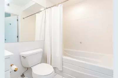 [Address not provided], Chicago, IL 60654 - Photo 16