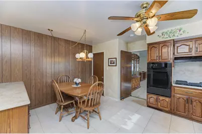 14 N Wisconsin Avenue, Addison, IL 60101 - Photo 10