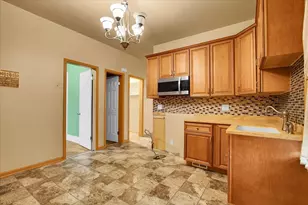 9232 S Essex Ave, Chicago, IL 60617 - Photo 8