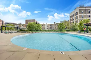 3930 N Pine Grove Ave, Chicago, IL 60613 - Photo 18