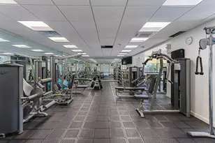 3930 N Pine Grove Ave, Chicago, IL 60613 - Photo 26