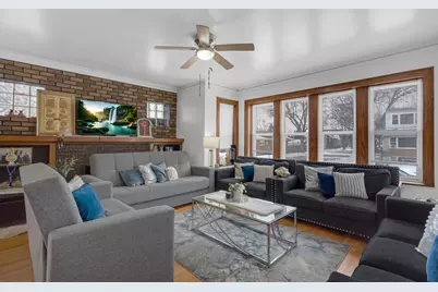 4901 N Marmora Avenue, Chicago, IL 60630 - Photo 2