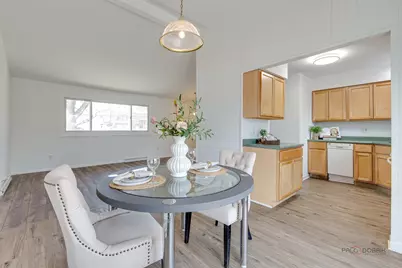 73 S Beck Road, Lindenhurst, IL 60046 - Photo 6