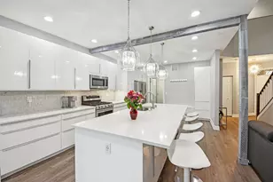 831 Amelia Ct, Grayslake, IL 60030 - Photo 6