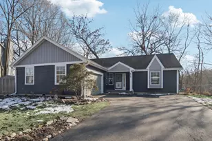 4213 Hale Ln, Island Lake, IL 60042 - Photo 2