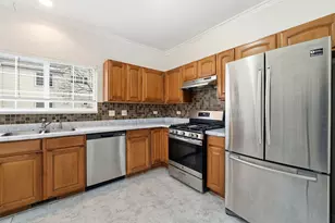 171 Monarch Dr, Streamwood, IL 60107 - Photo 8