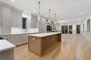 2023 W Augusta Blvd, Chicago, IL 60622 - Photo 2