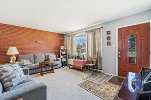 2225 Loganberry St, Joliet, IL 60433 - Photo 2