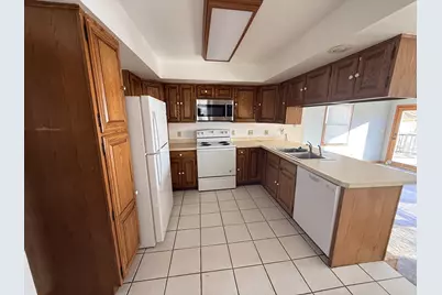 617 W Lincolnway Road, Morrison, IL 61270 - Photo 6