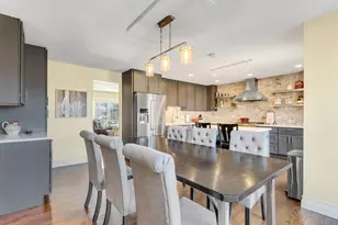 321 Carriage Hill Rd, Naperville, IL 60565 - Photo 4