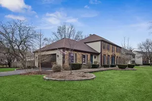 570 Riva Ct, Wheaton, IL 60187 - Photo 2