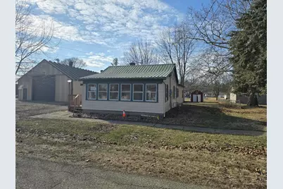 204 N Pecatonica Street, Winnebago, IL 61088 - Photo 2