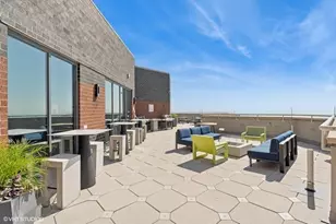 3660 N Lake Shore Dr, Chicago, IL 60613 - Photo 22