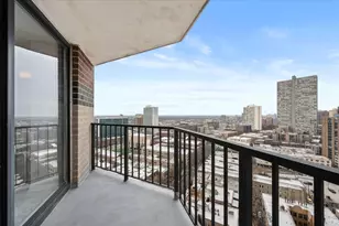 3660 N Lake Shore Dr, Chicago, IL 60613 - Photo 16