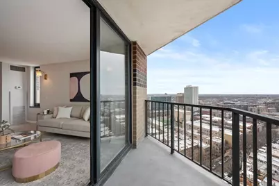 3660 N Lake Shore Drive #1908, Chicago, IL 60613 - Photo 4