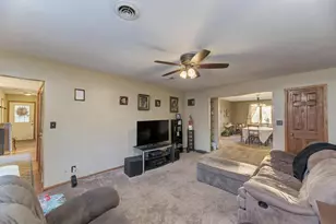 1847 Lakewood Dr, Wilmington, IL 60481 - Photo 6