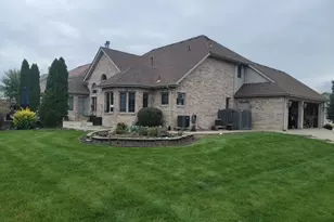 1237 W Parliament St, Crete, IL 60417 - Photo 4