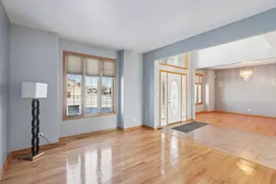 1237 W Parliament St, Crete, IL 60417 - Photo 6