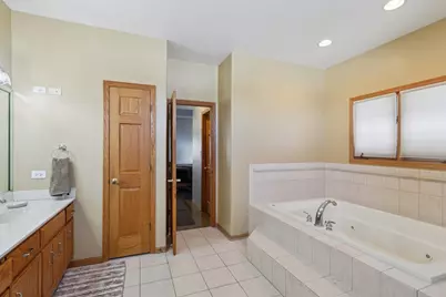 1237 W Parliament Street, Crete, IL 60417 - Photo 24