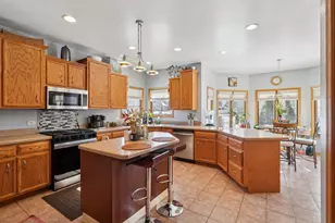 1237 W Parliament St, Crete, IL 60417 - Photo 14