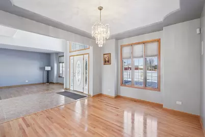 1237 W Parliament Street, Crete, IL 60417 - Photo 8