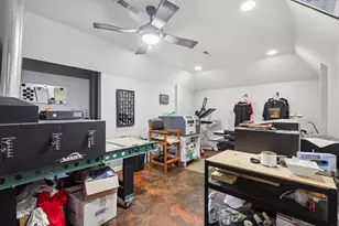 1237 W Parliament St, Crete, IL 60417 - Photo 44