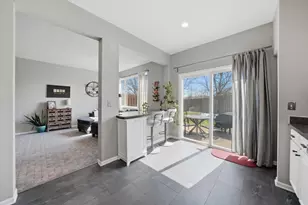 1819 S Wentworth Cir, Romeoville, IL 60446 - Photo 8