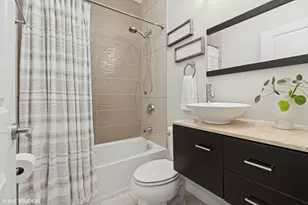 3331 W Crystal St, Chicago, IL 60651 - Photo 16