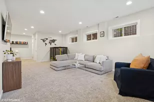 3331 W Crystal St, Chicago, IL 60651 - Photo 18