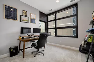 101 W Superior St, Chicago, IL 60654 - Photo 18