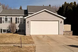 701 Davidson Dr, Minooka, IL 60447 - Photo 2