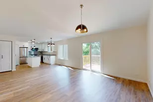 1913 Barnhill Dr, Mundelein, IL 60060 - Photo 8