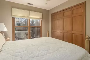 538 Harlowe Ln, Naperville, IL 60565 - Photo 18