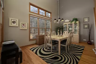 538 Harlowe Ln, Naperville, IL 60565 - Photo 8