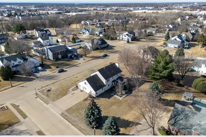 3850 E 59th Street, Davenport, IA 52807 - Photo 4