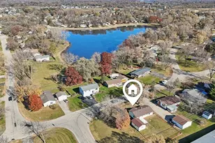 2413 Country Ln, McHenry, IL 60051 - Photo 2