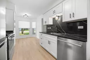 1103 Southbridge Ln, Schaumburg, IL 60194 - Photo 6