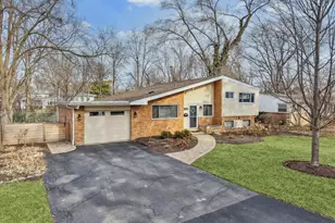 525 Mallard Ln, Deerfield, IL 60015 - Photo 2