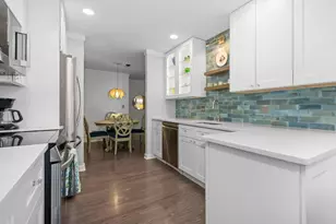 200 Brookside Ln, Willowbrook, IL 60527 - Photo 8