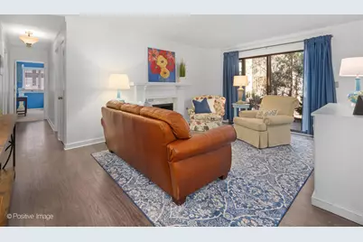 200 Brookside Lane #A, Willowbrook, IL 60527 - Photo 2