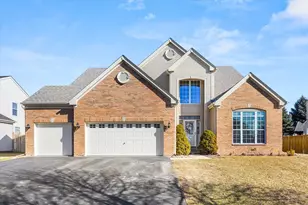 402 S Palmer Dr, Bolingbrook, IL 60490 - Photo 1