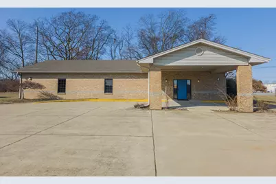 2103 W 9th Street, Mount Carroll, IL 62863 - Photo 2