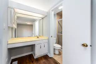 37 Briarwood Ln, Indian Head Park, IL 60525 - Photo 14