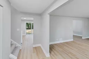 28W555 Leverenz Rd, Naperville, IL 60564 - Photo 8