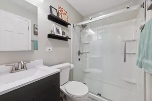 501 Newberry Dr, Streamwood, IL 60107 - Photo 10