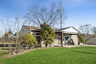 501 Newberry Dr, Streamwood, IL 60107 - Photo 2